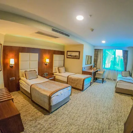 Blueline Hotel