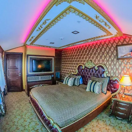 Blueline Hotel