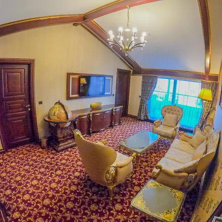 Blueline Hotel